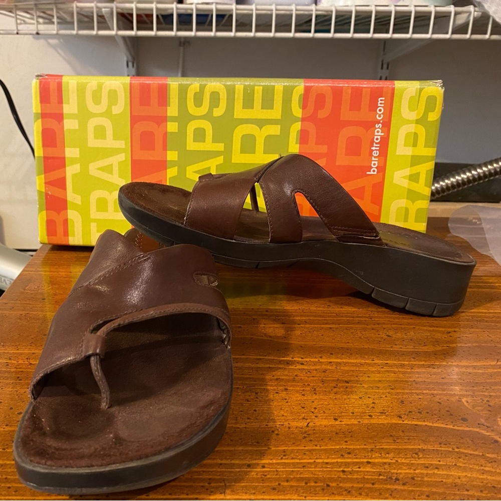 Bare Trap Organize dark brown sandals Size 9